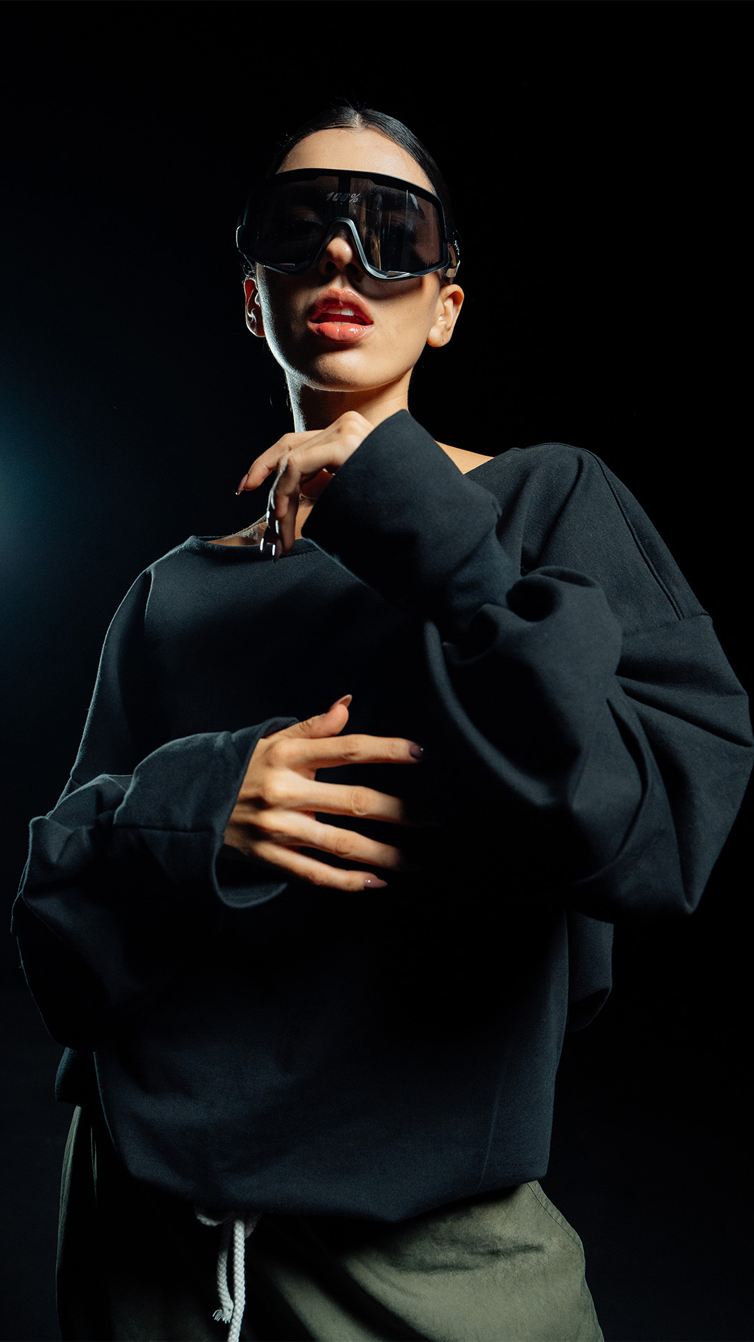 SOULFACE-SOLO-HOODIE-BLACK-EDITORIAL